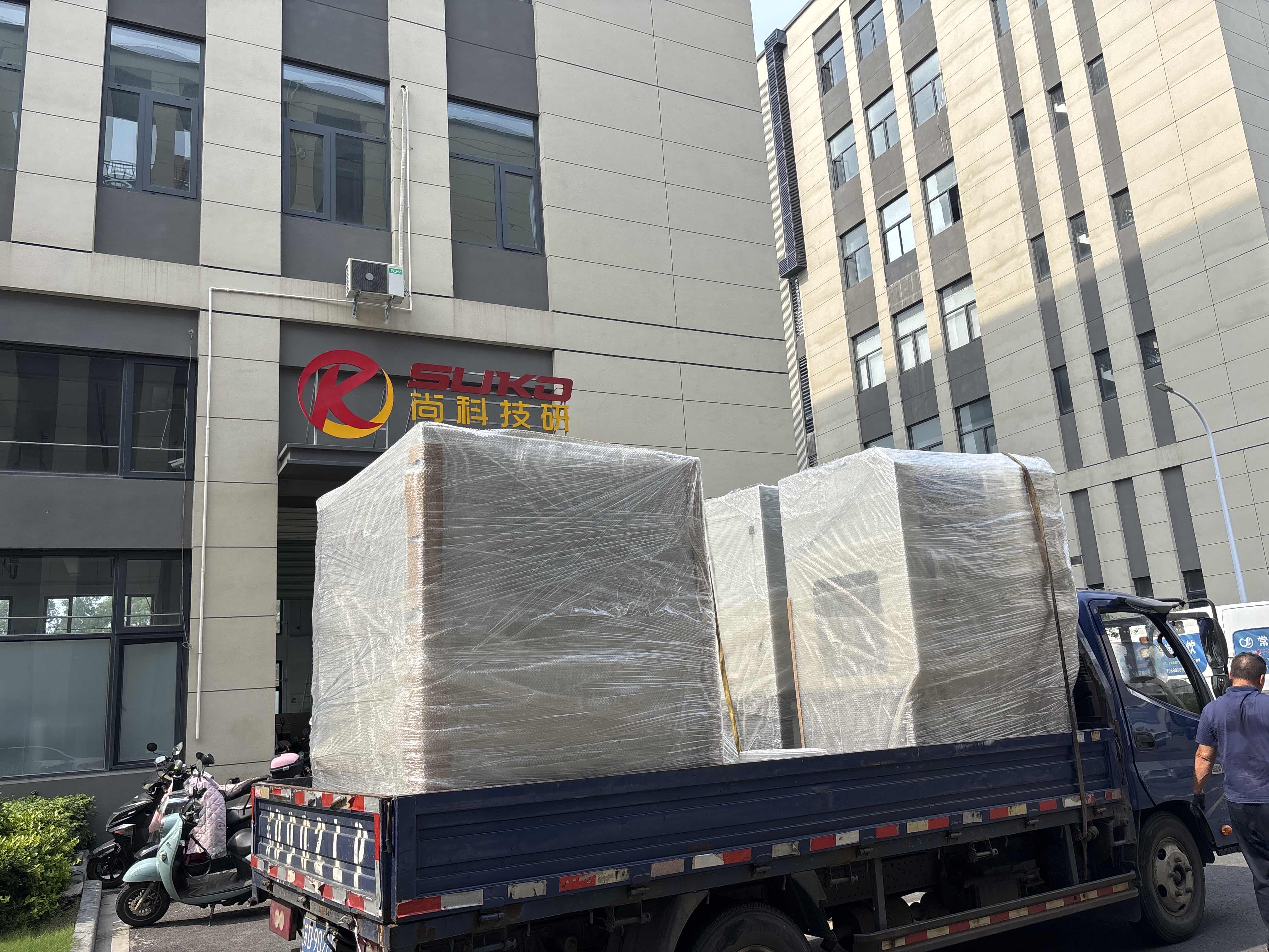 喜訊！尚科氟塑三臺高品質(zhì)PTFE墊片模壓機(jī)順利交付吉林客戶(圖2)